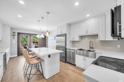 6655 --6657 Aubrey Street, Burnaby, BC 
