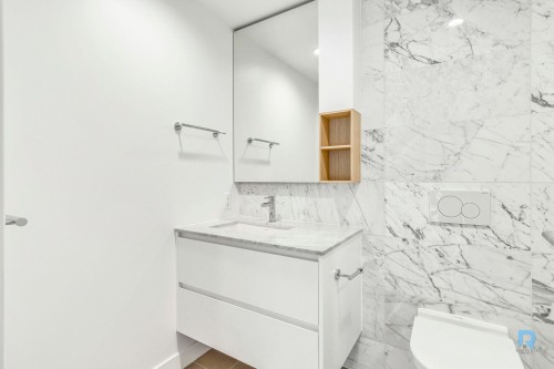 206-6000 Mckay Avenue, Burnaby, BC 
