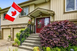 19787 116a Avenue Pitt Meadows, BC V3Y 1N8