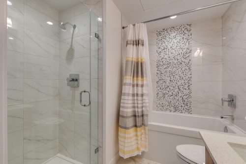 2105-1283 Howe Street , Vancouver, BC V6Z 1C1 5