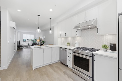 261-720 Robinson Street, Coquitlam, BC 