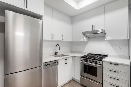 120-720 Robinson Street, Coquitlam, BC 