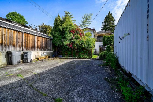 3439 Dundas Street, Vancouver, BC 