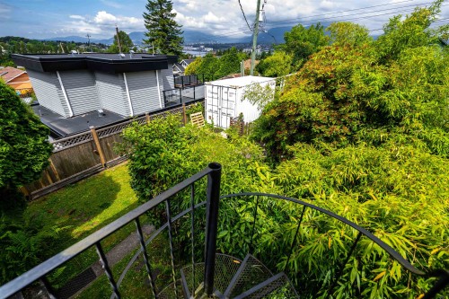 3439 Dundas Street, Vancouver, BC 