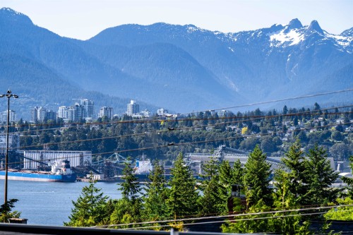 3439 Dundas Street, Vancouver, BC 