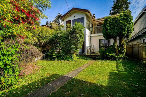 3439 Dundas Street, Vancouver, BC 