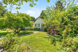 28 King Edward Avenue W Vancouver, BC V5Y 2H7