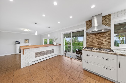 2562 Fuchsia Place, Coquitlam, BC 