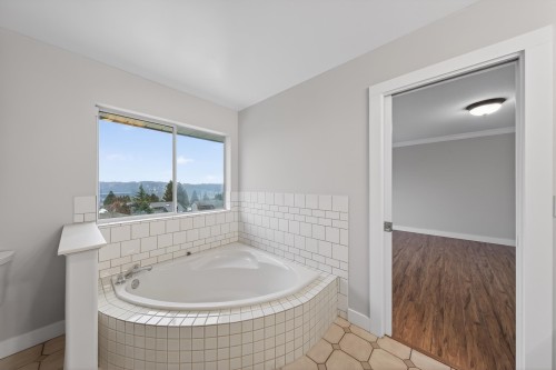 2562 Fuchsia Place, Coquitlam, BC 
