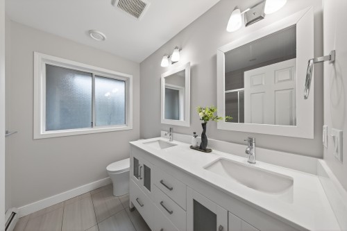 2562 Fuchsia Place, Coquitlam, BC 