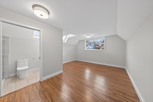 2562 Fuchsia Place, Coquitlam, BC 