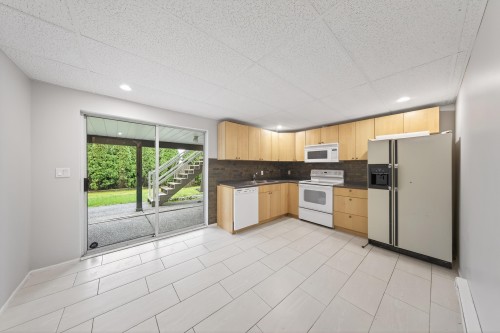 2562 Fuchsia Place, Coquitlam, BC 