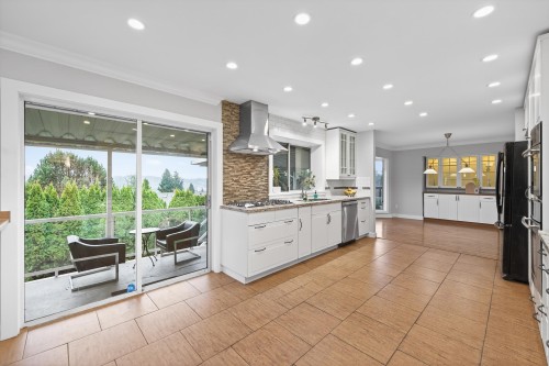 2562 Fuchsia Place, Coquitlam, BC 