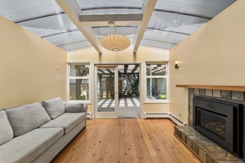 408 2Nd Street E, North Vancouver, BC - Indoor Photo Showing Living Room With Fireplace