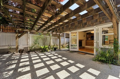 408 2Nd Street E, North Vancouver, BC - Indoor Photo Showing Other Room
