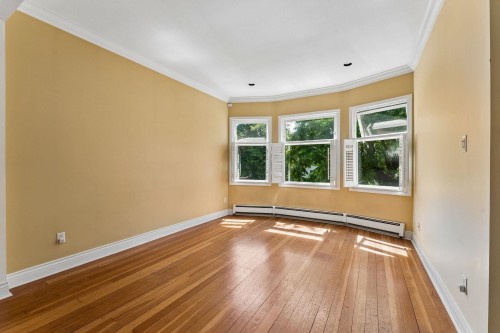 408 2Nd Street E, North Vancouver, BC 