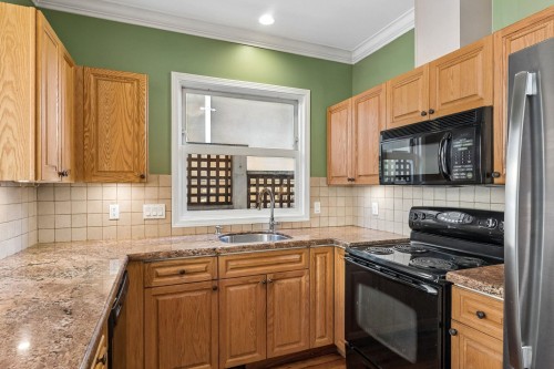 408 2Nd Street E, North Vancouver, BC 
