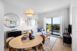 303-1680 12th Avenue E Vancouver, BC V5N 2A3