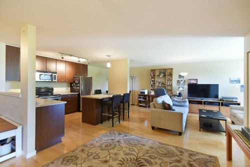 403-5631 Inlet Avenue  Sechelt, BC V7Z 0J1