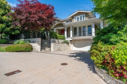1450 25th Street West Vancouver, BC V7V 4J5