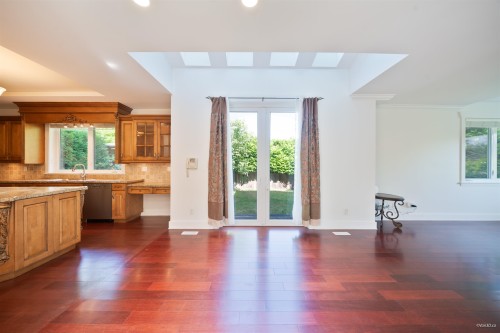 1450 25Th Street, West Vancouver, BC 