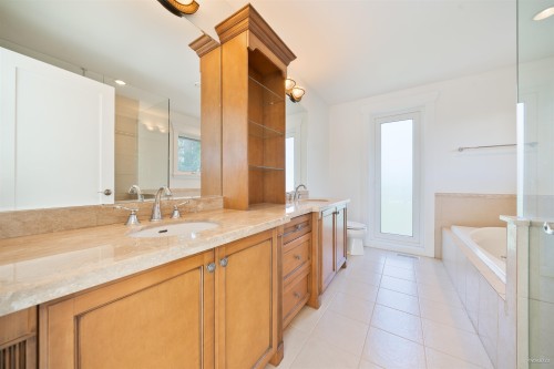 1450 25Th Street, West Vancouver, BC 