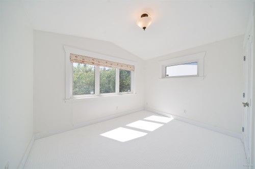 1450 25Th Street, West Vancouver, BC 