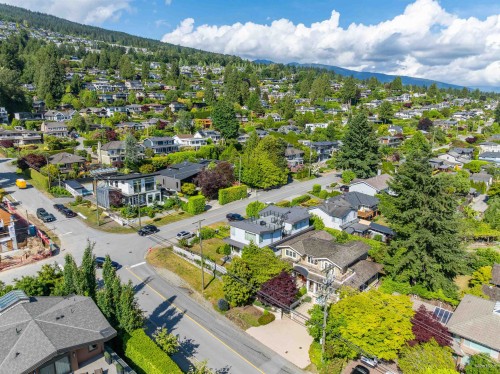1450 25Th Street, West Vancouver, BC 