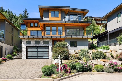 2237 Windsail Place  Squamish, BC V8B 0T6