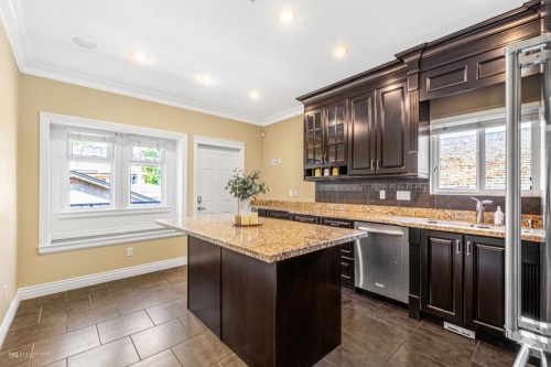 295 63Rd Avenue W, Vancouver, BC 