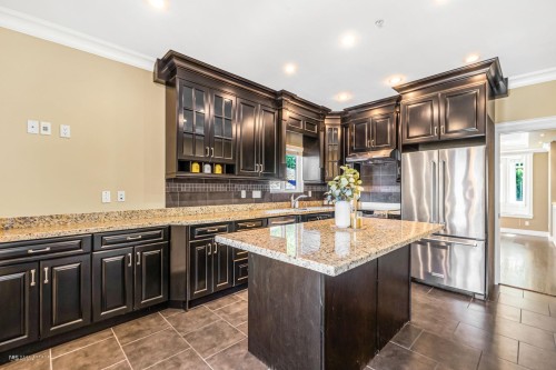 295 63Rd Avenue W, Vancouver, BC 
