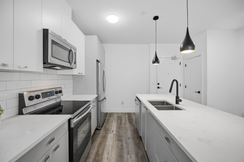 102-12320 222 Street, Maple Ridge, BC 