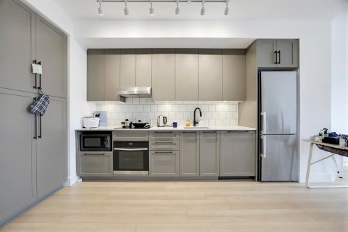 809-8750 University Crescent, Burnaby, BC 