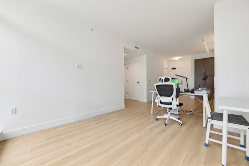809-8750 University Crescent, Burnaby, BC 