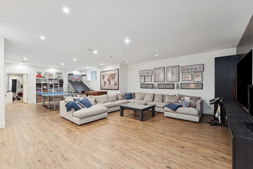 7863 Walmsley Court, Burnaby, BC 