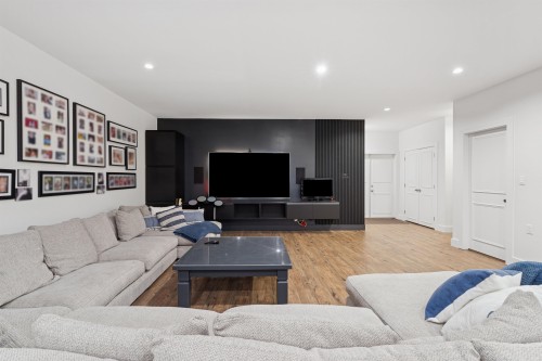 7863 Walmsley Court, Burnaby, BC 