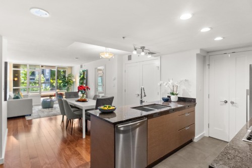 302-2507 Maple Street, Vancouver, BC 
