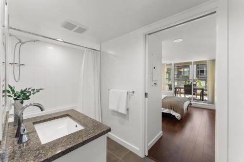 302-2507 Maple Street, Vancouver, BC 