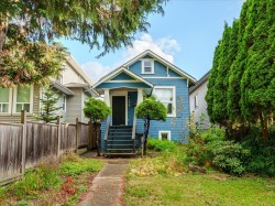 1016 Tenth Avenue New Westminster, BC V3M 3H6