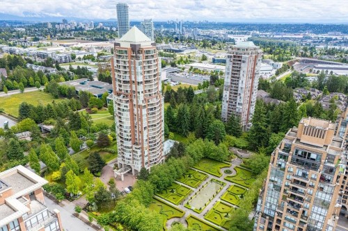 902-6838 Station Hill Drive  Burnaby, BC V3N 5A4