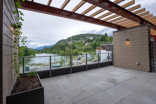 207-1500 Scott Crescent, Squamish, BC 