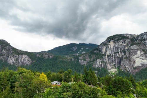 207-1500 Scott Crescent, Squamish, BC 