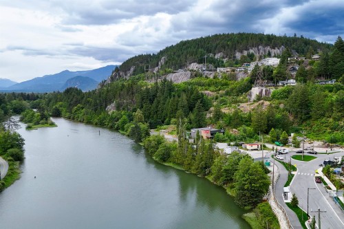 207-1500 Scott Crescent, Squamish, BC 