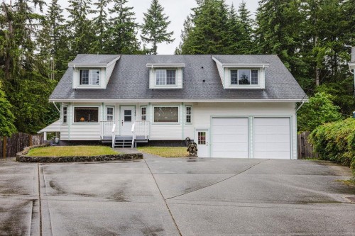 279 Lark Road  Gibsons, BC V0N 1V4