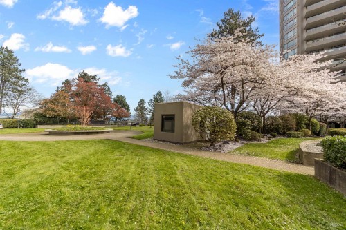 305-6070 Mcmurray Avenue, Burnaby, BC 