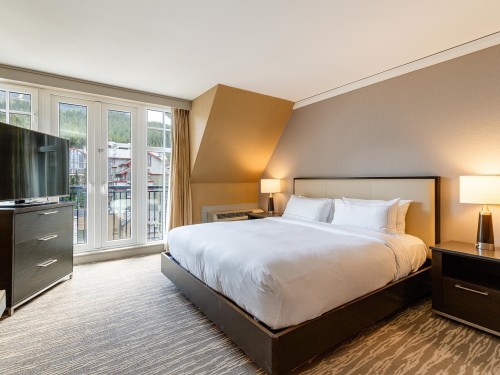 808-4050 Whistler Way, Whistler, BC 