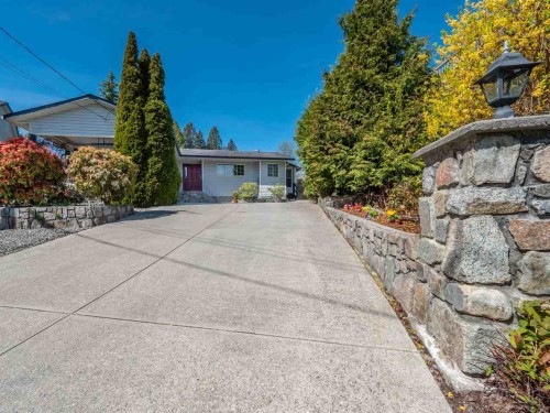 5453 Carnaby Place, Sechelt, BC 