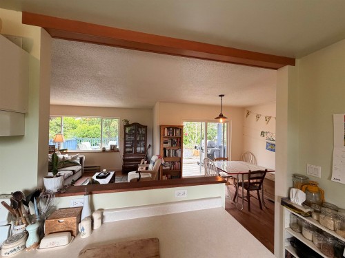5453 Carnaby Place, Sechelt, BC 