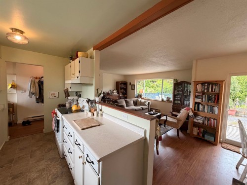 5453 Carnaby Place, Sechelt, BC 
