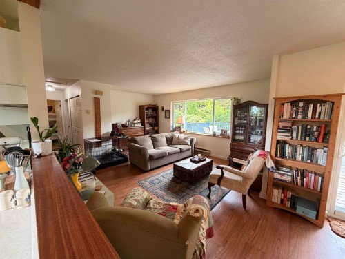 5453 Carnaby Place, Sechelt, BC 